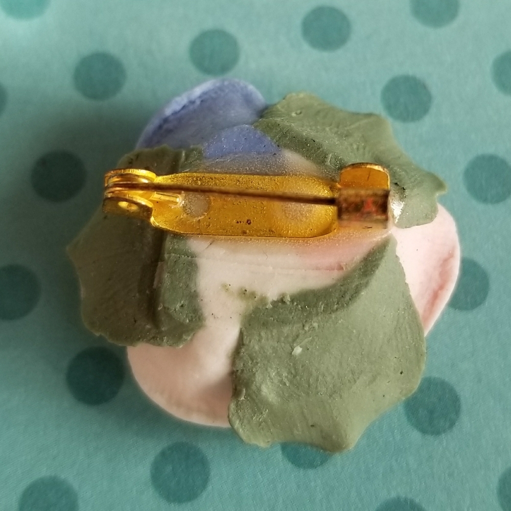 Relisted -Vintage clay flowers brooch rose pink blue… - Picture 6 of 6